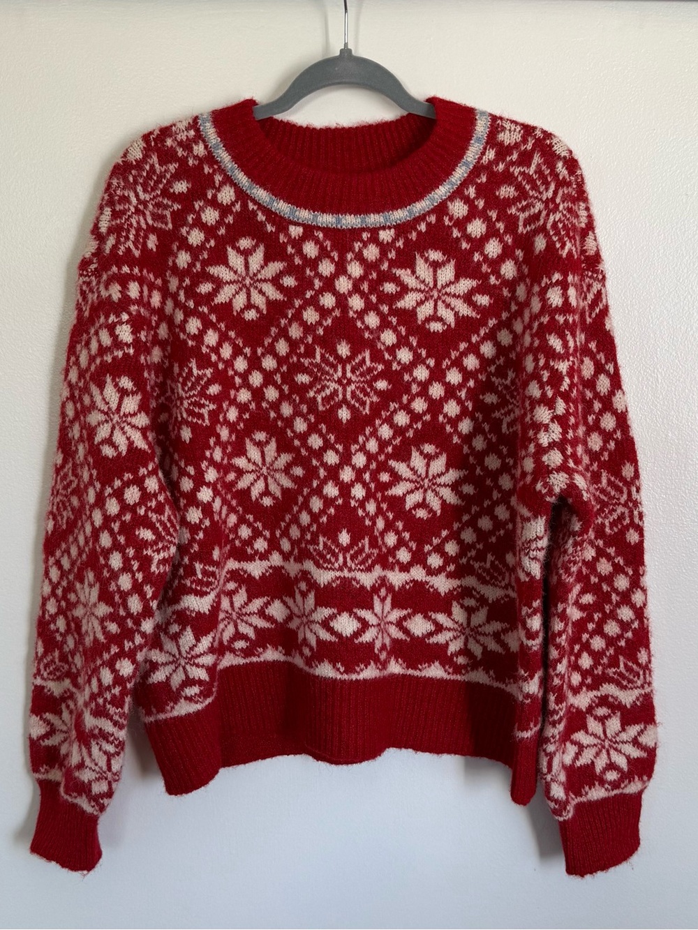 Universal Thread Red and White Fair Isle Crewneck Sweater